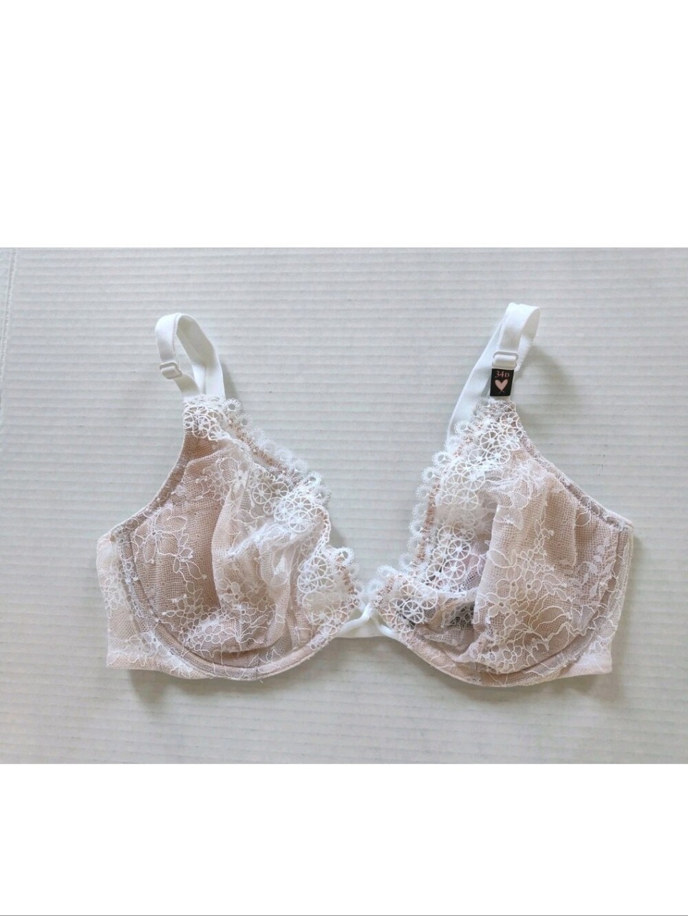Victoria Secret Very Sexy Unlined Plunge Bra White Lace Size 34D Underwire